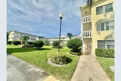 69 Dorset B, Boca Raton, FL 33434 - Photo 1