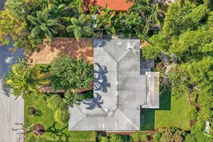 215 N Seacrest Cir, Delray Beach, FL 33444 - Photo 35