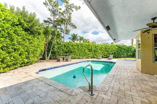 1212 Columbine Pl, Wellington, FL 33414 - Photo 15