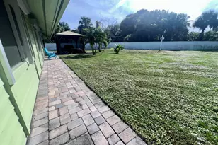 10340 SE Jupiter Narrows Dr, Hobe Sound, FL 33455 - Photo 11