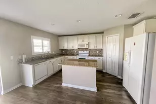 1641 Strathmore Cir, Mount Dora, FL 32757 - Photo 9