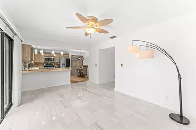 1075 Raintree Lane, Palm Beach Gardens, FL 33410 - Photo 9