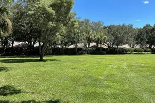 470 Capistrano Dr, Palm Beach Gardens, FL 33410 - Photo 27
