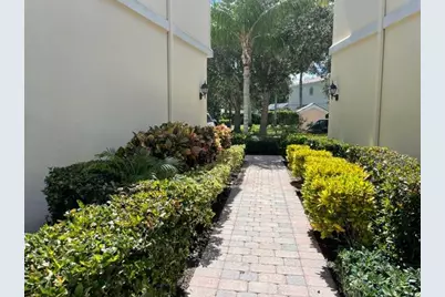 470 Capistrano Drive, Palm Beach Gardens, FL 33410 - Photo 3