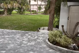 143 West Ct, Royal Palm Beach, FL 33411 - Photo 23