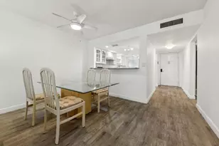 3186 Via Poinciana, Lake Worth, FL 33467 - Photo 5