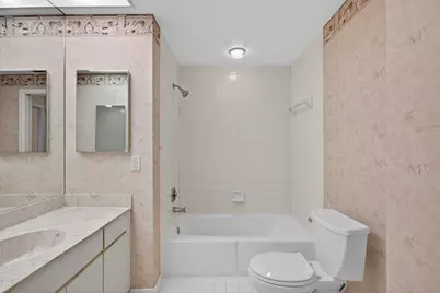 11390 Twelve Oaks Way, Unit #420, North Palm Beach, FL 33408 - Photo 19