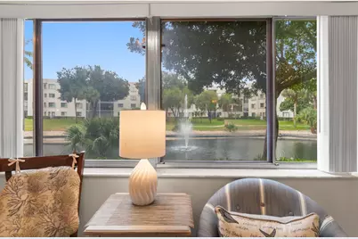 3178 Via Poinciana, Unit #102, Lake Worth, FL 33467 - Photo 11