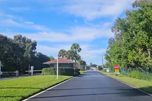 201 Manatee Ln, Fort Pierce, FL 34982 - Photo 21