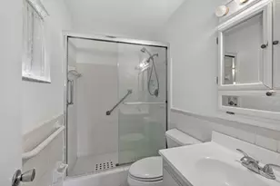 8509 NW 59th St, Tamarac, FL 33321 - Photo 9