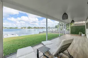 1742 Harborside Cir, Wellington, FL 33414 - Photo 23