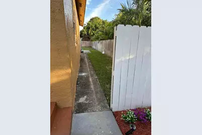 833 Briggs Street Street, West Palm Beach, FL 33405 - Photo 3