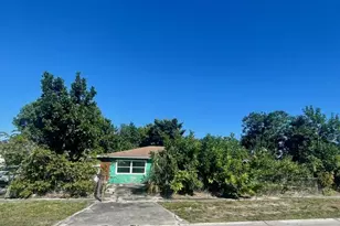 3106 Tropic Blvd, Fort Pierce, FL 34946 - Photo 1