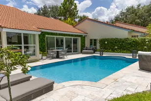 2291 Las Casitas Dr, Wellington, FL 33414 - Photo 11