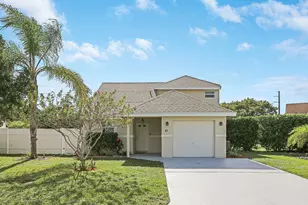 41 Tara Lakes Dr E, Boynton Beach, FL 33436 - Photo 1