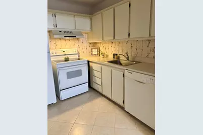 2100 Springdale Boulevard, Unit #306, Palm Springs, FL 33461 - Photo 19