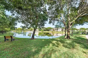 1000 Crestwood Ct S, Royal Palm Beach, FL 33411 - Photo 19