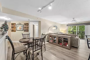 1000 Crestwood Ct S, Royal Palm Beach, FL 33411 - Photo 5