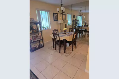 3186 Via Poinciana, Unit #110, Lake Worth, FL 33467 - Photo 5