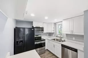 1635 SE Green Acres Cir, Port Saint Lucie, FL 34952 - Photo 3