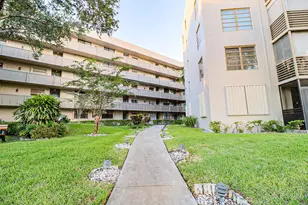 1100 Colony Point Circle Circle Unit, Pembroke Pines, FL 33026 - Photo 33