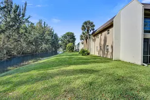 140 Lake Meryl Dr, West Palm Beach, FL 33411 - Photo 47