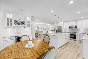 15270 Meadow Wood Dr, Wellington, FL 33414 - Photo 5