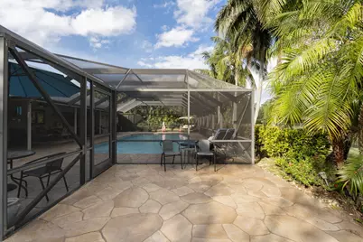 15270 Meadow Wood Drive, Wellington, FL 33414 - Photo 19