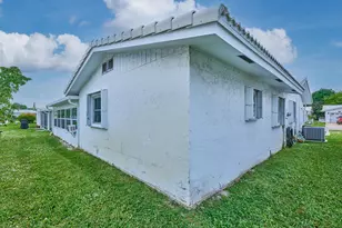 1710 SW 22nd St, Boynton Beach, FL 33426 - Photo 9