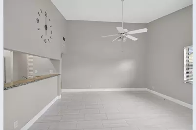 484 Springdale Circle, Unit #48D, Palm Springs, FL 33461 - Photo 11