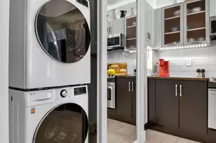 600 S Dixie Hwy, West Palm Beach, FL 33401 - Photo 11