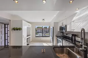 5659 Fairway Park Dr, Boynton Beach, FL 33437 - Photo 9