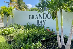 965 Manor Dr, Palm Springs, FL 33461 - Photo 17