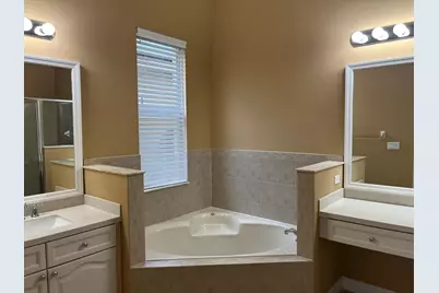 331 NW Somerset Circle, Port Saint Lucie, FL 34983 - Photo 11