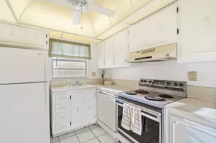 3000 Sunrise Lakes Dr E Unit, Sunrise, FL 33322 - Photo 15