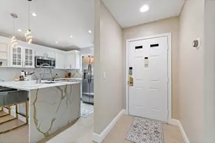 212 Club Dr, Palm Beach Gardens, FL 33418 - Photo 3