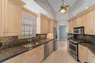 8445 E Garden Oaks Cir, Palm Beach Gardens, FL 33410 - Photo 11