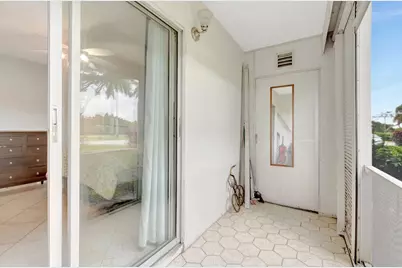 549 Fanshaw N, Boca Raton, FL 33434 - Photo 3