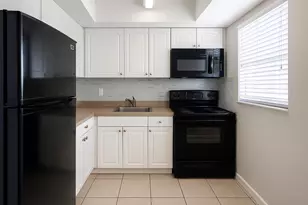 665 Glouchester St, Boca Raton, FL 33487 - Photo 1