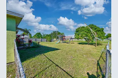 1407 SE Grapeland Avenue, Port Saint Lucie, FL 34952 - Photo 25