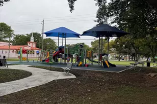 1017 NW 47th St, Miami, FL 33127 - Photo 11