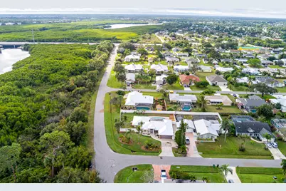 798 SE Thanksgiving Avenue, Port Saint Lucie, FL 34984 - Photo 13