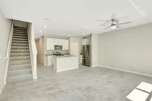 5694 SE Edgewater Cir, Stuart, FL 34997 - Photo 9