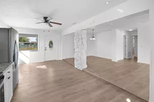 750 SW Lakehurst Dr, Port Saint Lucie, FL 34983 - Photo 15