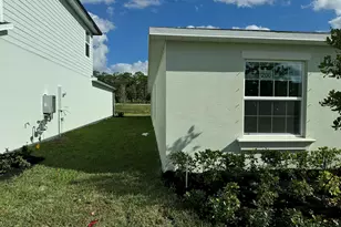 10509 NW Suncrest Lp, Port Saint Lucie, FL 34987 - Photo 3