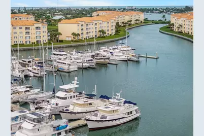 8 Harbour Isle Drive E, Unit #Ph5, Fort Pierce, FL 34949 - Photo 7