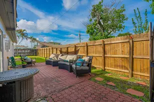 6824 SW 5th St, Pembroke Pines, FL 33023 - Photo 31