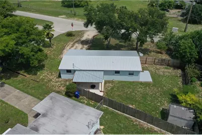 110 6th Court SW, Vero Beach, FL 32962 - Photo 23