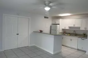 639 Executive Center Dr, West Palm Beach, FL 33401 - Photo 11