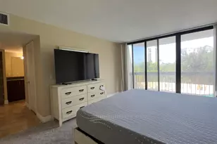 2425 Presidential Way, West Palm Beach, FL 33401 - Photo 13